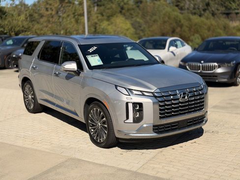Used 2024 Hyundai Palisade Calligraphy image 9