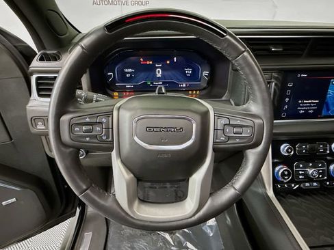 Used 2023 GMC Yukon XL Denali w/ Denali Reserve Package image 11