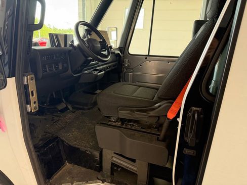 Used 2024 Chevrolet Brightdrop 600 w/ Commercial Equipment Package AWD/4WD image 5