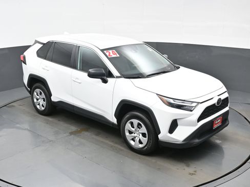 Used 2024 Toyota RAV4 LE image 32
