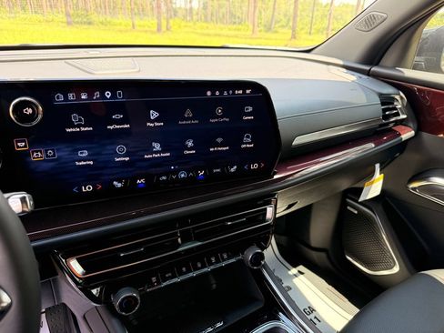 New 2026 Chevrolet Traverse Z71 w/ Enhanced Driving Package AWD/4WD image 18