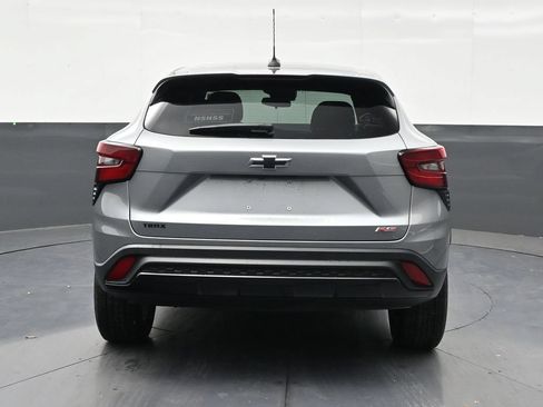 Used 2024 Chevrolet Trax RS w/ Sunroof Package FWD image 4