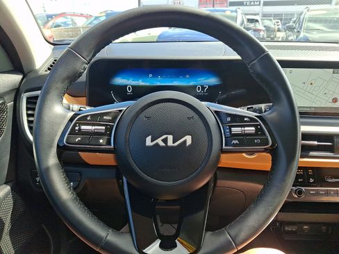 Used 2024 Kia Seltos EX AWD/4WD image 21