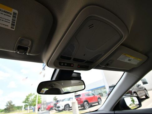 Used 2015 Chevrolet Impala LTZ FWD image 31