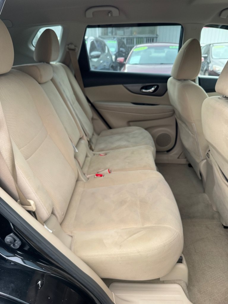 Used 2015 Nissan Rogue S FWD image 11