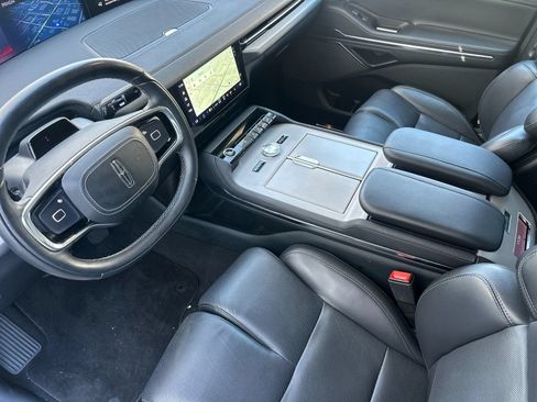 Used 2025 Lincoln Navigator Reserve AWD/4WD image 9