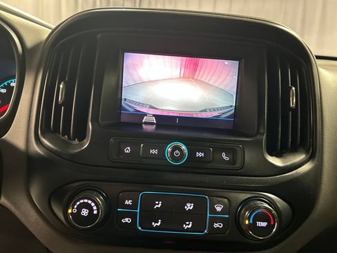 Used 2020 Chevrolet Colorado W/T w/ WT Convenience Package RWD image 18
