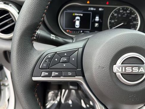Used 2025 Nissan Versa SR w/ Trunk Package FWD image 22