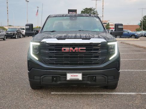 Used 2023 GMC Sierra 1500 Pro w/ Pro Value Package AWD/4WD image 4