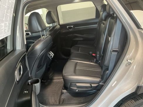 Used 2024 Kia Sorento S w/ Panoramic Sunroof Package FWD image 29
