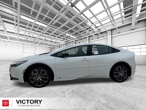 Used 2026 Toyota Prius XLE image 6