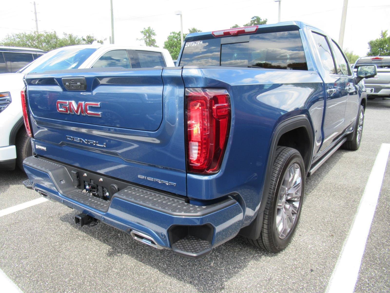 Used 2026 GMC Sierra 1500 Denali AWD/4WD image 4