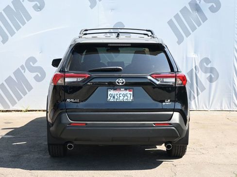 Used 2025 Toyota RAV4 LE AWD/4WD image 5