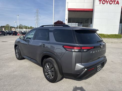Used 2025 Nissan Pathfinder SV AWD/4WD image 3