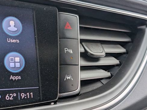 Used 2022 Buick Enclave Essence FWD image 15
