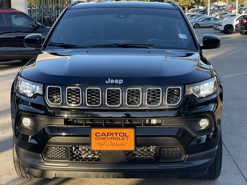 Used 2024 Jeep Compass Latitude image 6