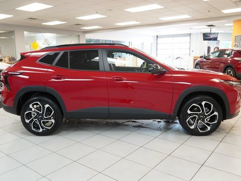 Used 2026 Chevrolet Trax RS w/ Driver Confidence Package FWD image 12
