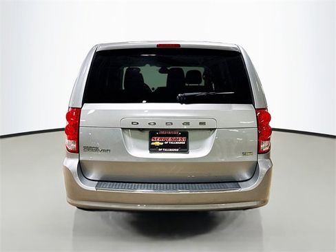 Used 2019 Dodge Grand Caravan SE image 7