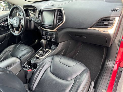 Used 2017 Jeep Cherokee Limited FWD image 32