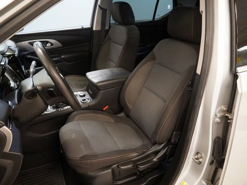 Used 2018 Chevrolet Traverse LS FWD image 3