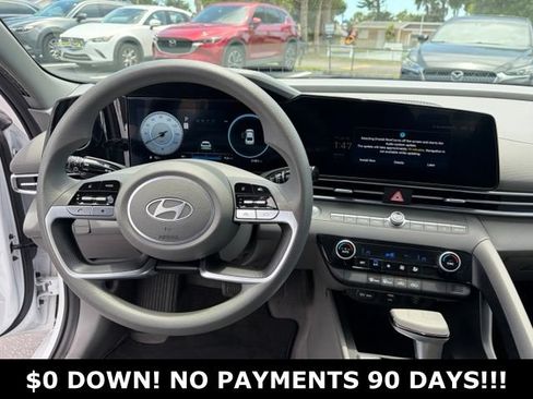Used 2024 Hyundai Elantra SEL FWD image 17