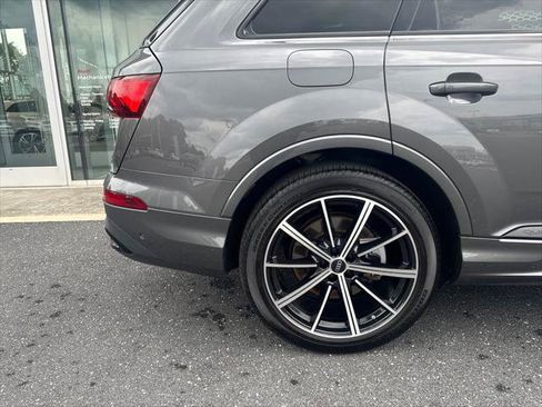 Certified 2024 Audi Q7 3.0T Prestige AWD/4WD image 5