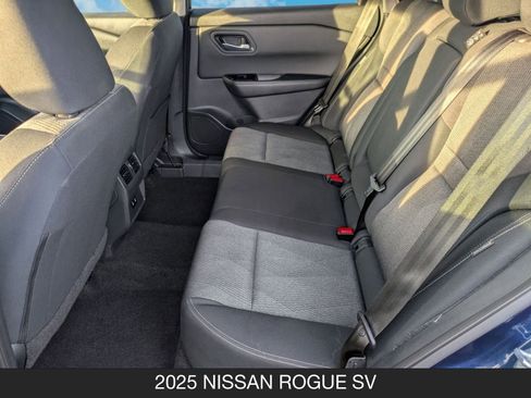 Used 2025 Nissan Rogue SV image 15
