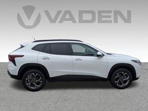 New 2025 Chevrolet Trax LT w/ Driver Confidence Package image 21