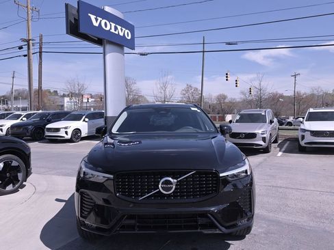 Used 2024 Volvo XC60 B5 Core w/ Protection Package Premier image 2