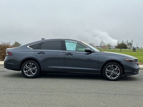 Used 2023 Honda Accord EX image 3