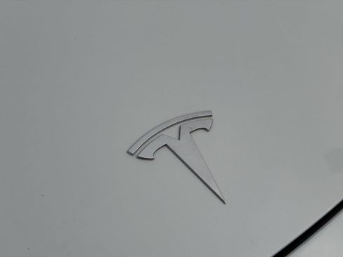 Used 2022 Tesla Model Y Performance image 16