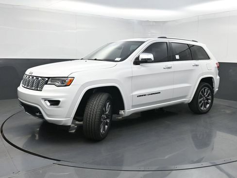 Used 2017 Jeep Grand Cherokee Overland AWD/4WD image 23