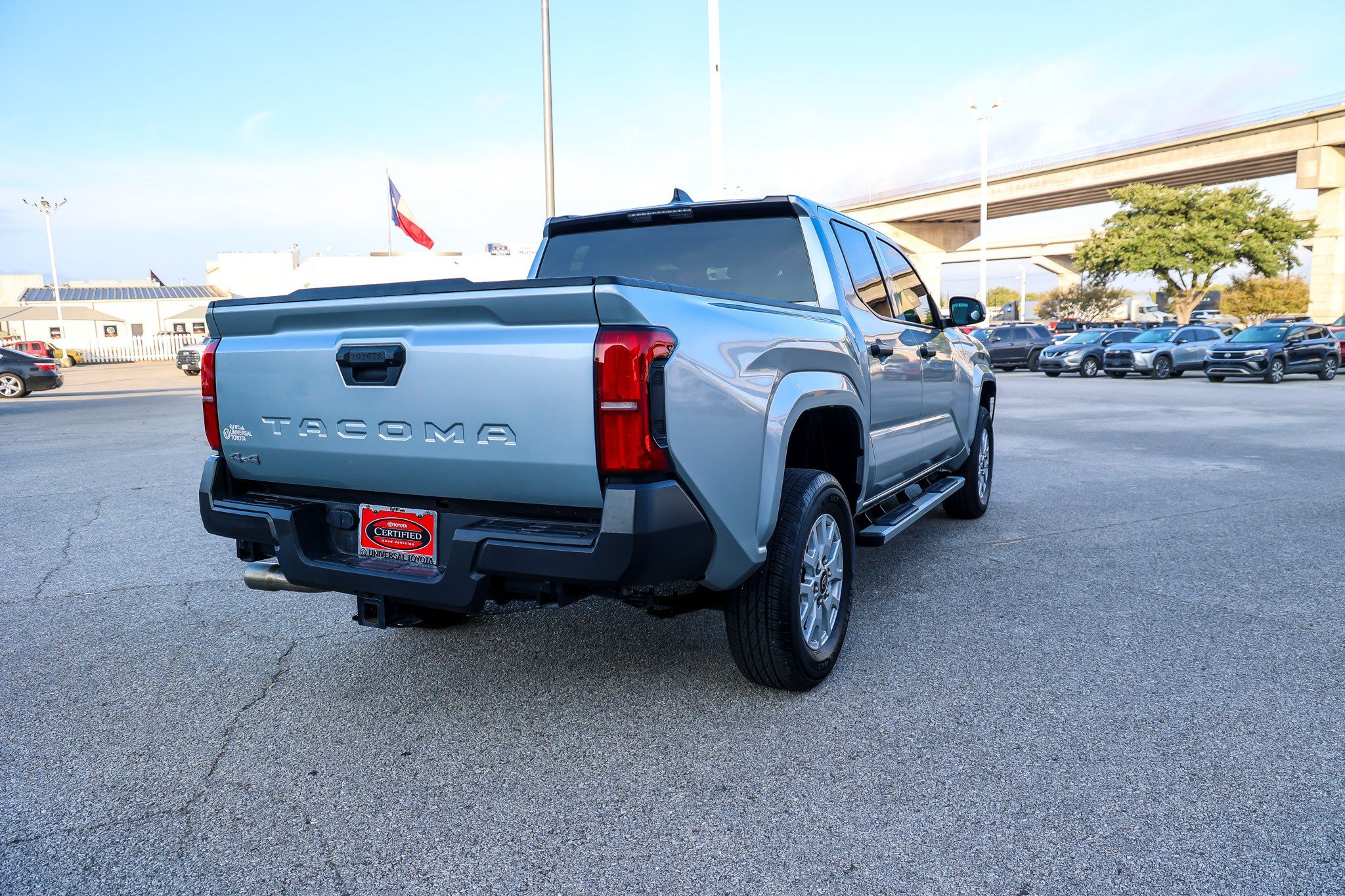 Certified 2025 Toyota Tacoma SR AWD/4WD image 7