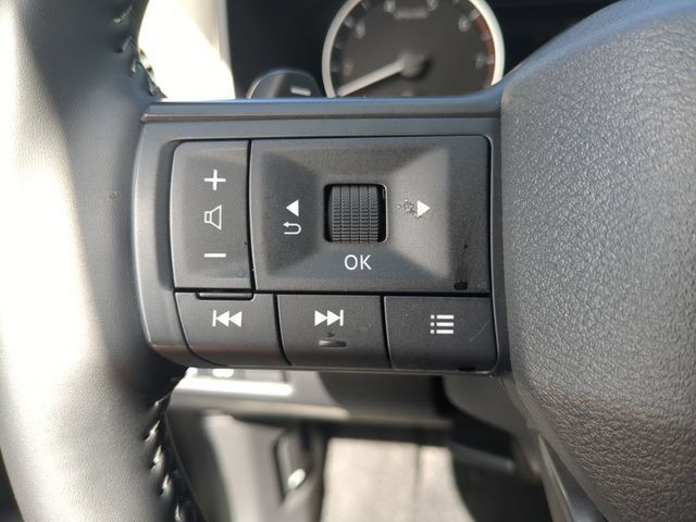 Used 2025 Nissan Rogue SV w/ SV Premium Package AWD/4WD image 31
