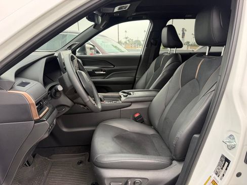 Used 2025 Toyota Grand Highlander AWD Hybrid image 5