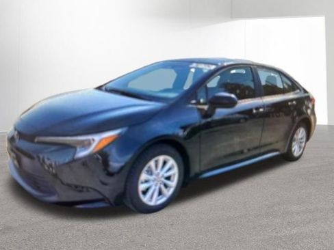 Used 2024 Toyota Corolla LE FWD image 9