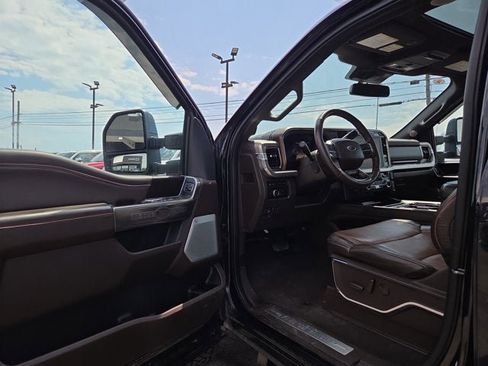 Used 2023 Ford F250 King Ranch w/ FX4 Off-Road Package AWD/4WD image 7