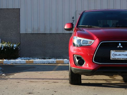 Used 2015 Mitsubishi Outlander Sport ES image 3