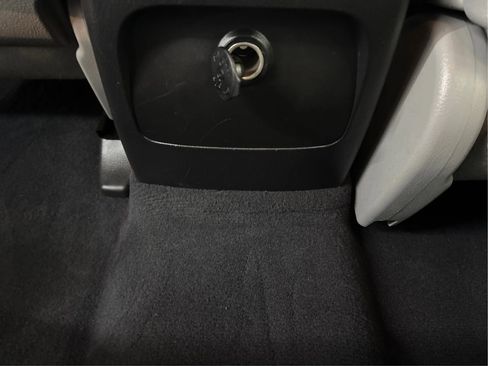 Used 2012 Kia Sorento LX image 28