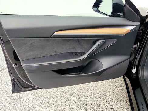 Used 2023 Tesla Model 3 Standard Range RWD image 11