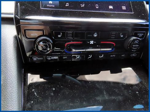 Used 2023 Jeep Grand Cherokee Altitude AWD/4WD image 17