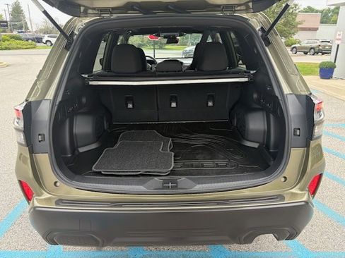 Used 2025 Subaru Forester Premium AWD/4WD image 7