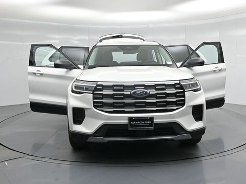 New 2026 Ford Explorer Active RWD image 32