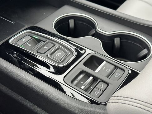 New 2025 Honda Pilot Touring image 33