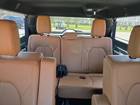 Used 2024 Ford Expedition Max Platinum image 23