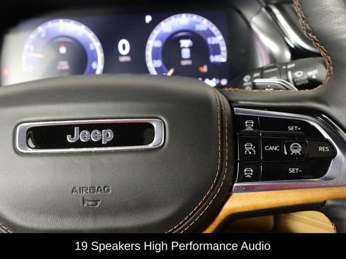Used 2025 Jeep Grand Cherokee L Summit AWD/4WD image 10
