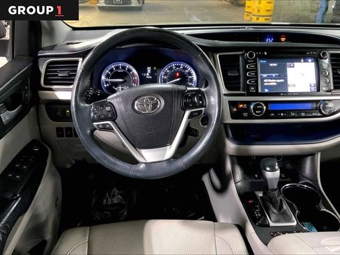 Used 2016 Toyota Highlander Limited Platinum image 5