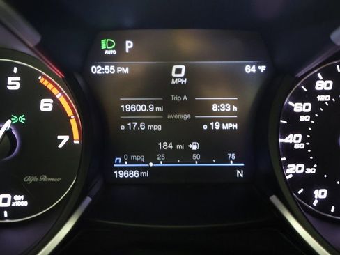 Used 2022 Alfa Romeo Stelvio Veloce image 17