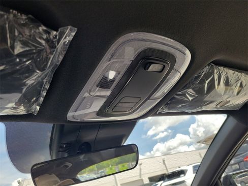 Certified 2025 Hyundai Elantra Sport image 27