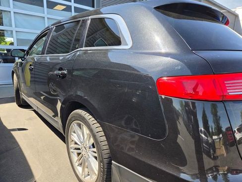 Used 2013 Lincoln MKT AWD image 4